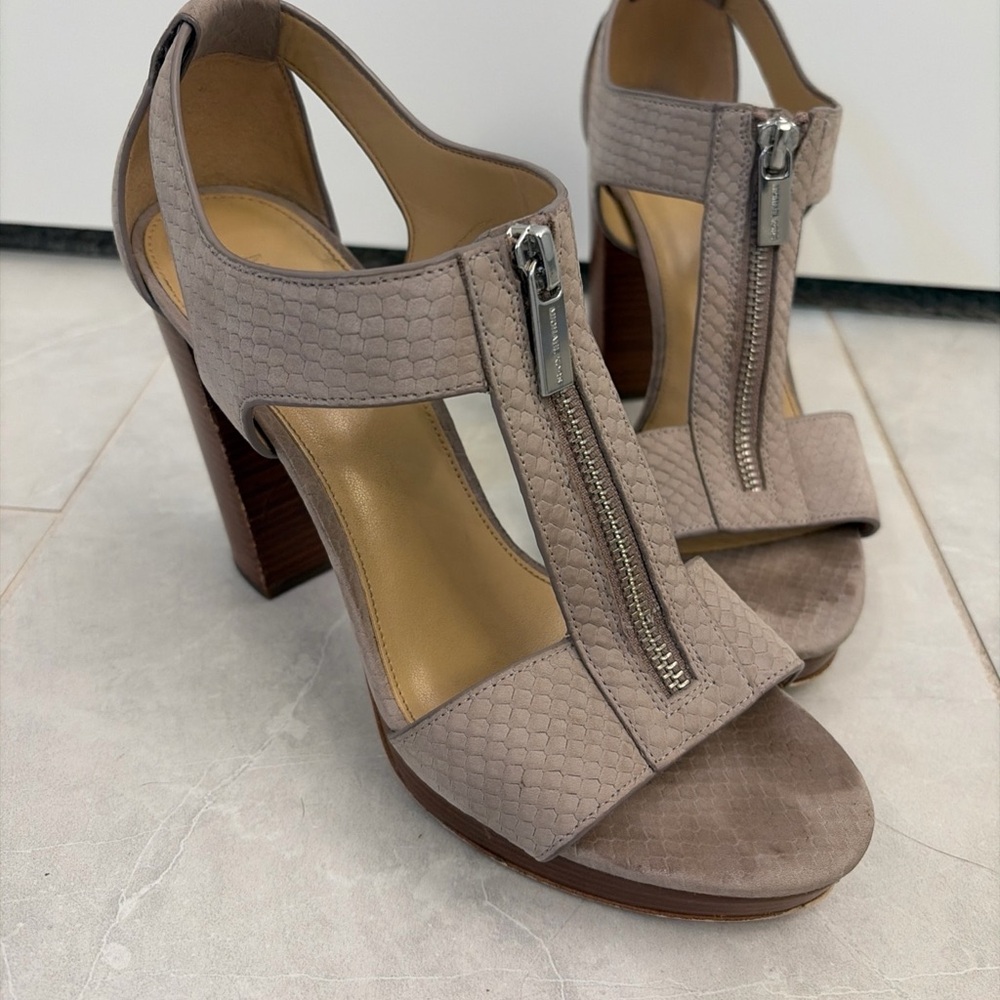 Michael Kors Berkeley T-strap Taupe Heels 8.5 with Zipper Detail
